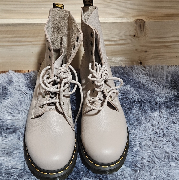 NWOB Dr Martens Pascal Boots sz 9 - Picture 2 of 5